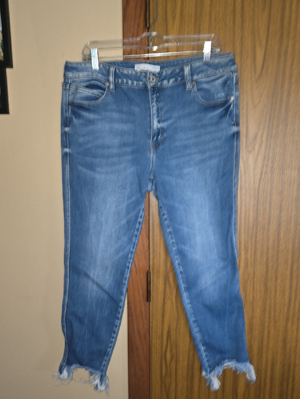 KanCan Frayed Hem Cropped Jeans in Denim Blue